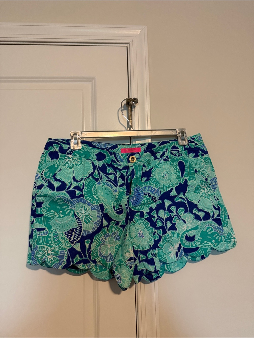 Lilly Pulitzer Navy & Aqua Floral Scallop Hem Shorts